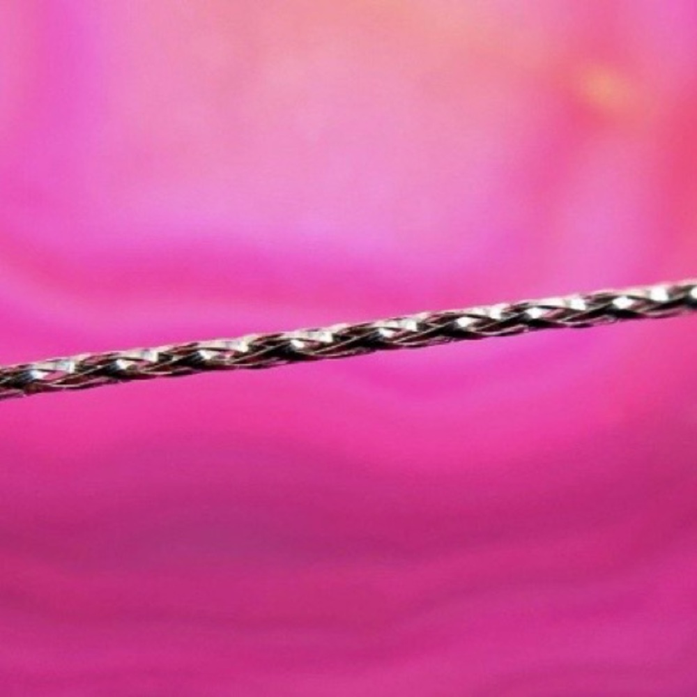 14k White Gold 18 inch lattice gold Necklace. 1 gram in weight - Picture 3 of 3